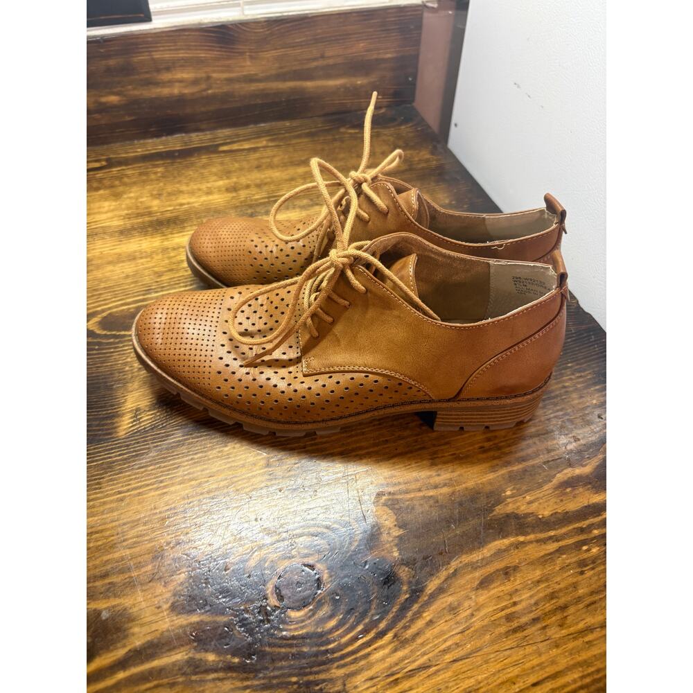 White‎ Mountain Tan Perforated Loarfers Size 8.5